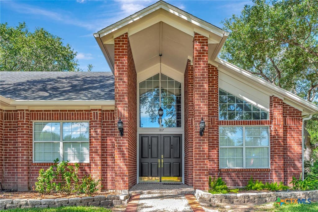 Photo of 107 Tournament Drive, Victoria, TX 77904 (MLS # 622532)