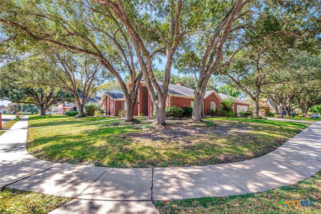 Photo of 107 Tournament Drive, Victoria, TX 77904 (MLS # 622532)