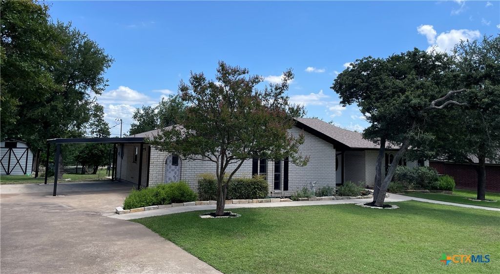 Photo of 17 Oakmont Circle, Belton, TX 76513 (MLS # 617192)