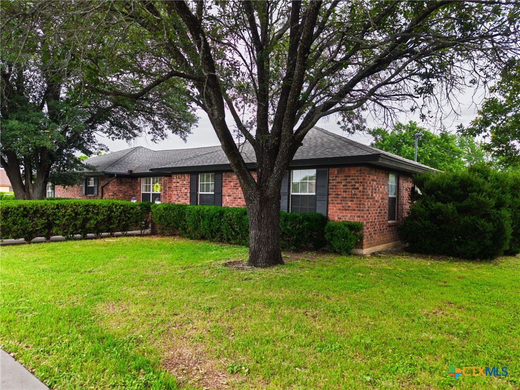 810 Courtney Lane