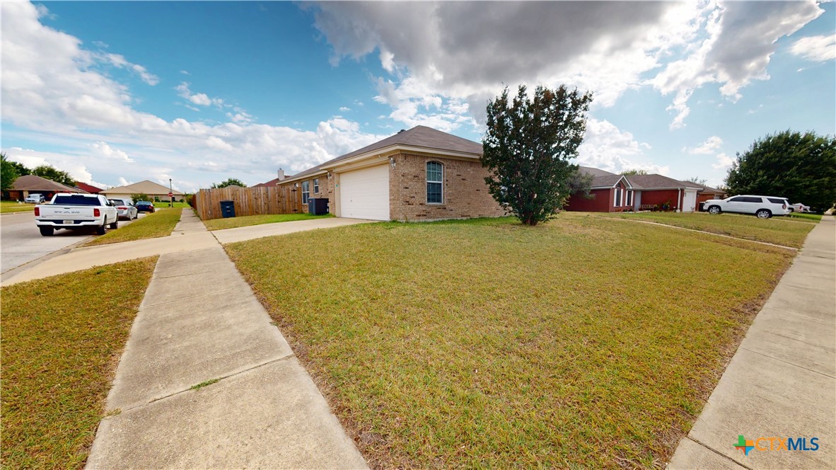 2700 Southwood Drive - Photo 2