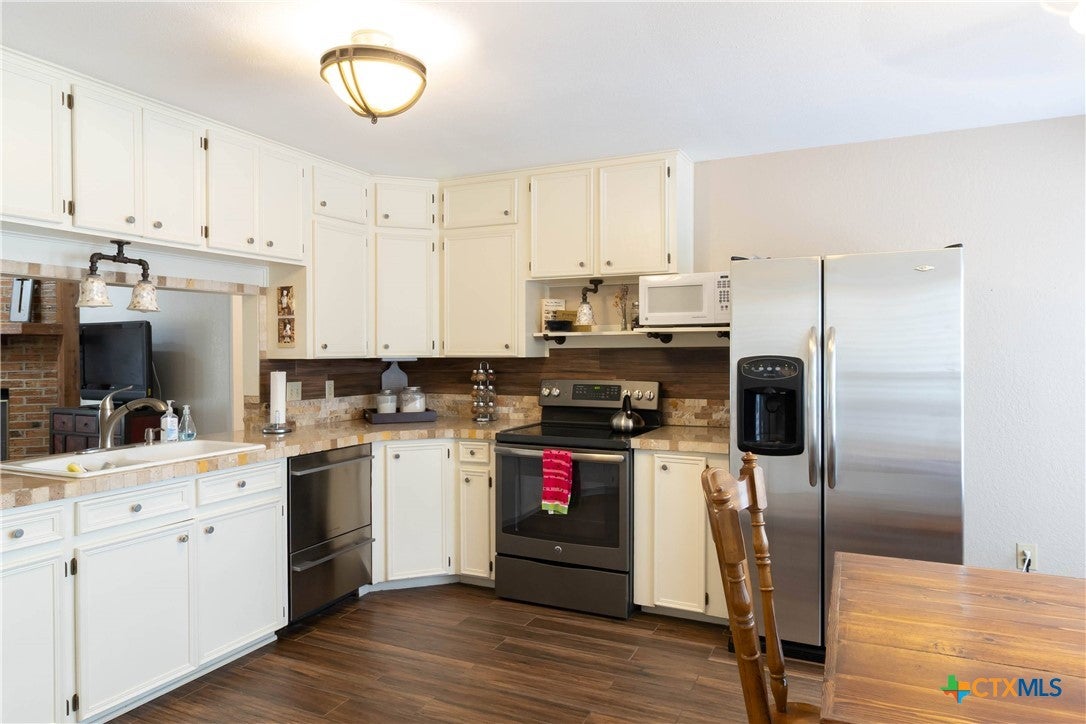 2 N Robin Drive