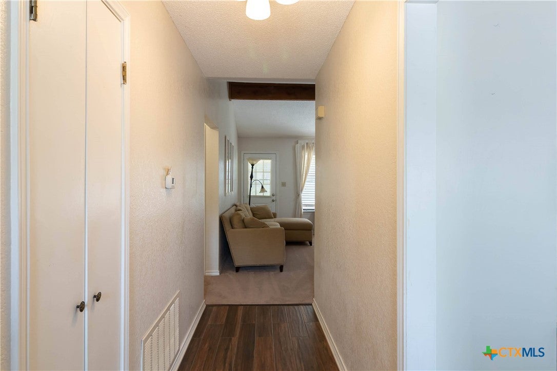 2 N Robin Drive