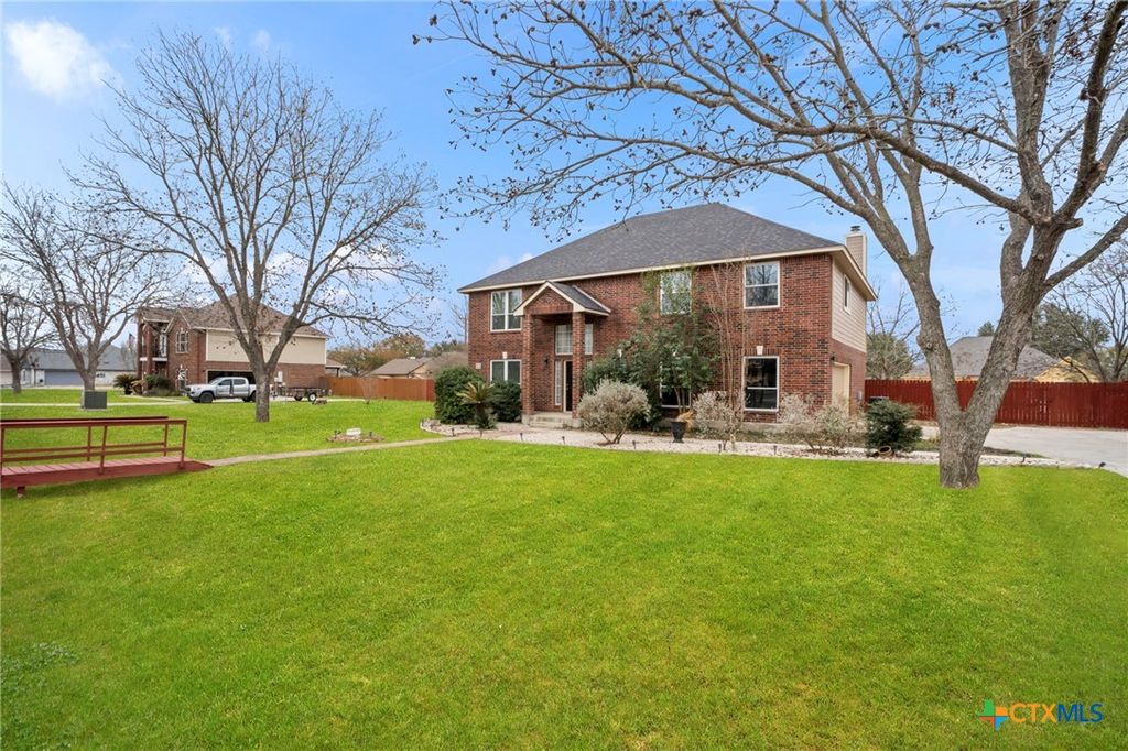 Photo of 175 Plantation Drive, Seguin, TX 78155 (MLS # 605045)