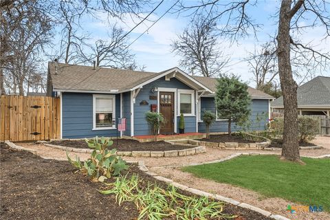 Photo of 504 E 5th Street, Georgetown, TX 78626 (MLS # 603166)