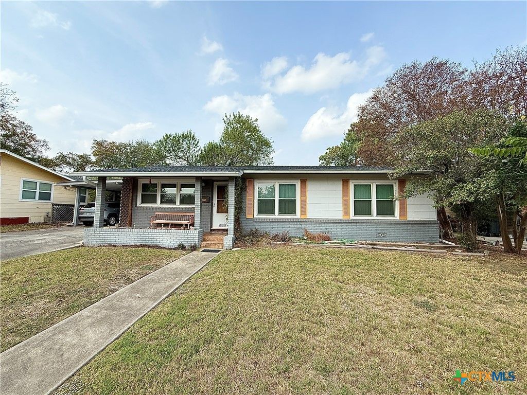 Photo of 880 W Merriweather Street, New Braunfels, TX 78130 (MLS # 598898)