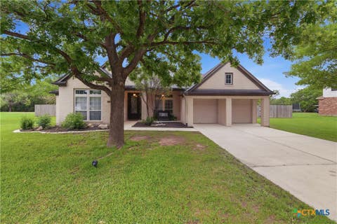 Photo of 113 Las Brisas Boulevard, Seguin, TX 78155 (MLS # 613097)