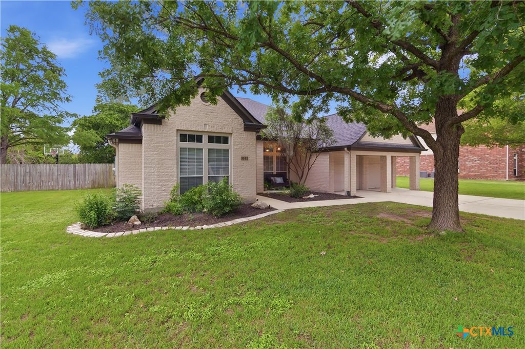 Photo of 113 Las Brisas Boulevard, Seguin, TX 78155 (MLS # 613097)