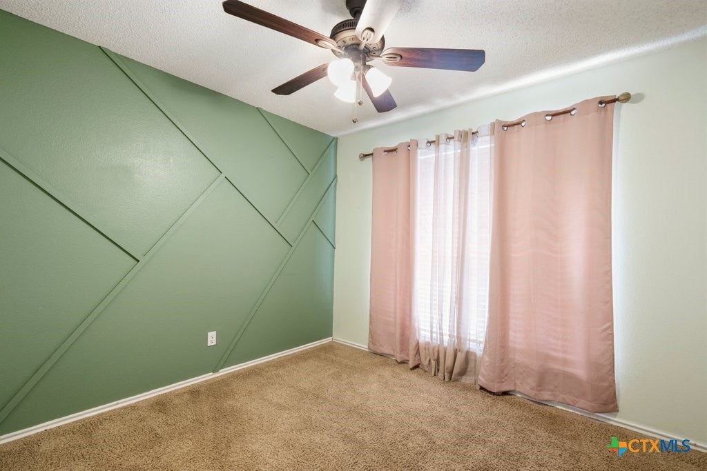 Photo of 336 Raven Ridge, New Braunfels, TX 78130 (MLS # 619327)