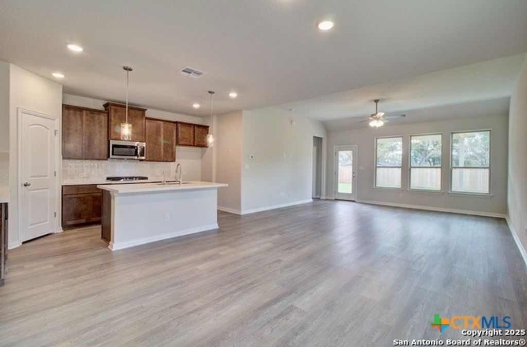 Photo of 923 Creek Bed Drive, New Braunfels, TX 78130 (MLS # 614420)