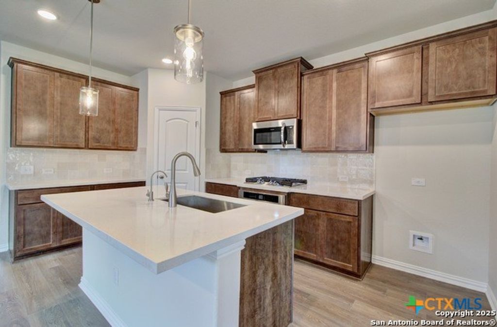 Photo of 923 Creek Bed Drive, New Braunfels, TX 78130 (MLS # 614420)