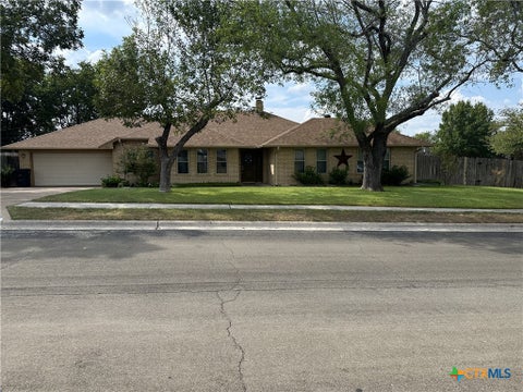 Photo of 301 Cedar Crest Drive, Killeen, TX 76543 (MLS # 626270)