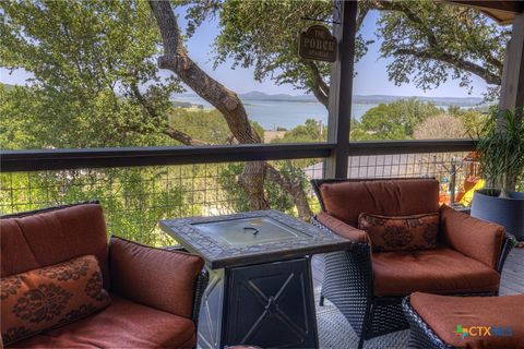 Photo of 1422 Oakridge Lane, Canyon Lake, TX 78133 (MLS # 620406)
