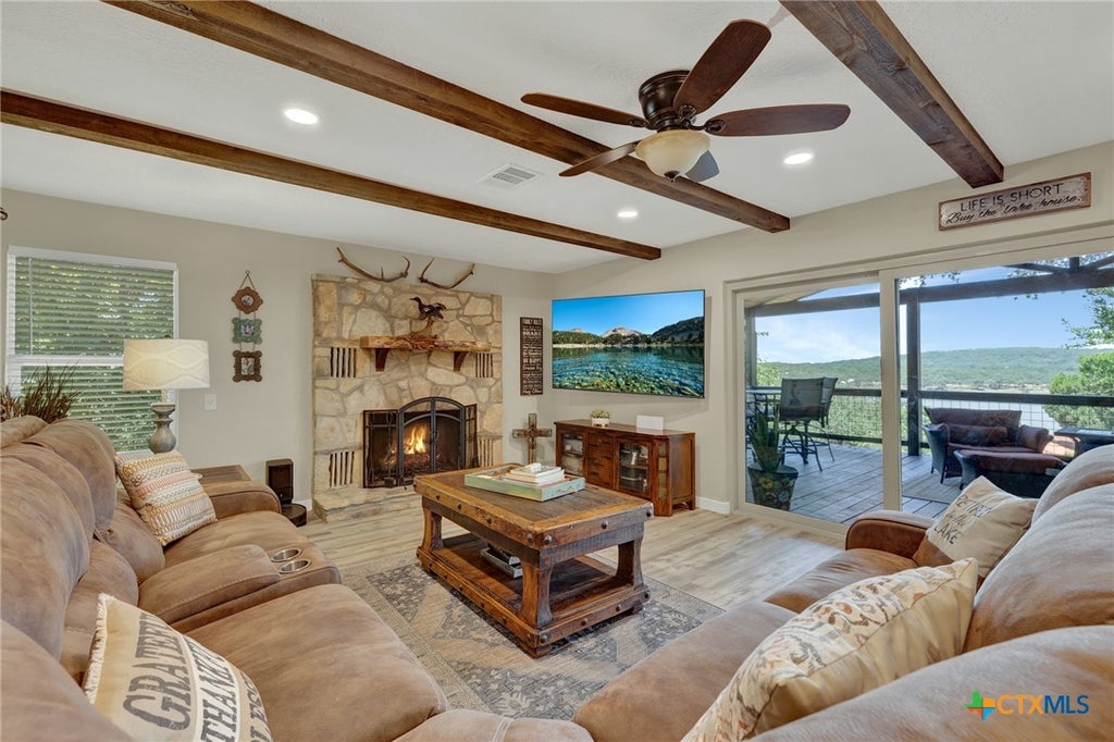 Photo of 1422 Oakridge Lane, Canyon Lake, TX 78133 (MLS # 620406)