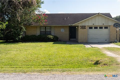 Photo of 203 Elaine Street, Victoria, TX 77904 (MLS # 616807)