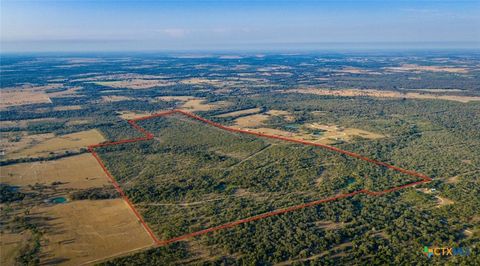 916 County Road 421 Waelder TX 78959
