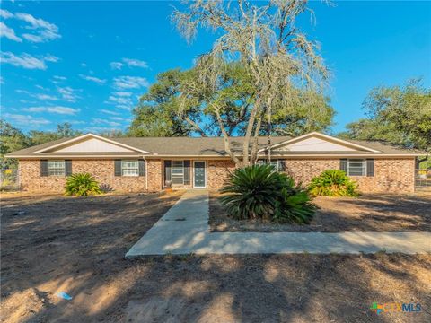 105 Live Oak Drive Pleasanton TX 78064