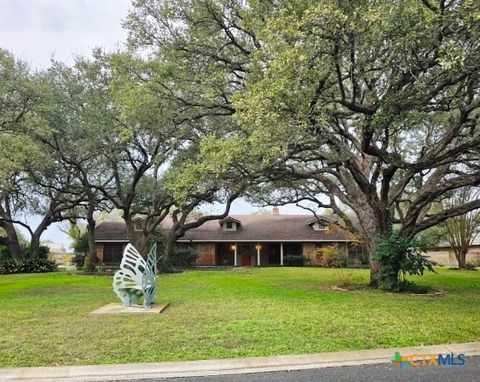 Photo of 112 Country Lane, Seguin, TX 78155 (MLS # 602773)