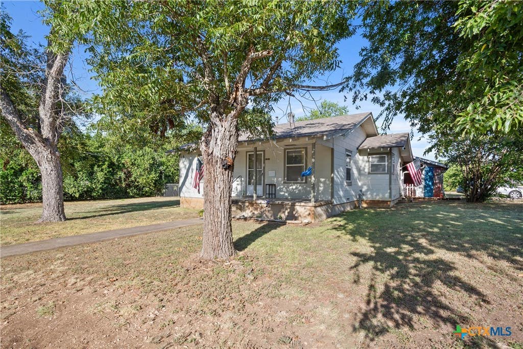 Photo of 2301 Herrington Street, Belton, TX 76513 (MLS # 622864)