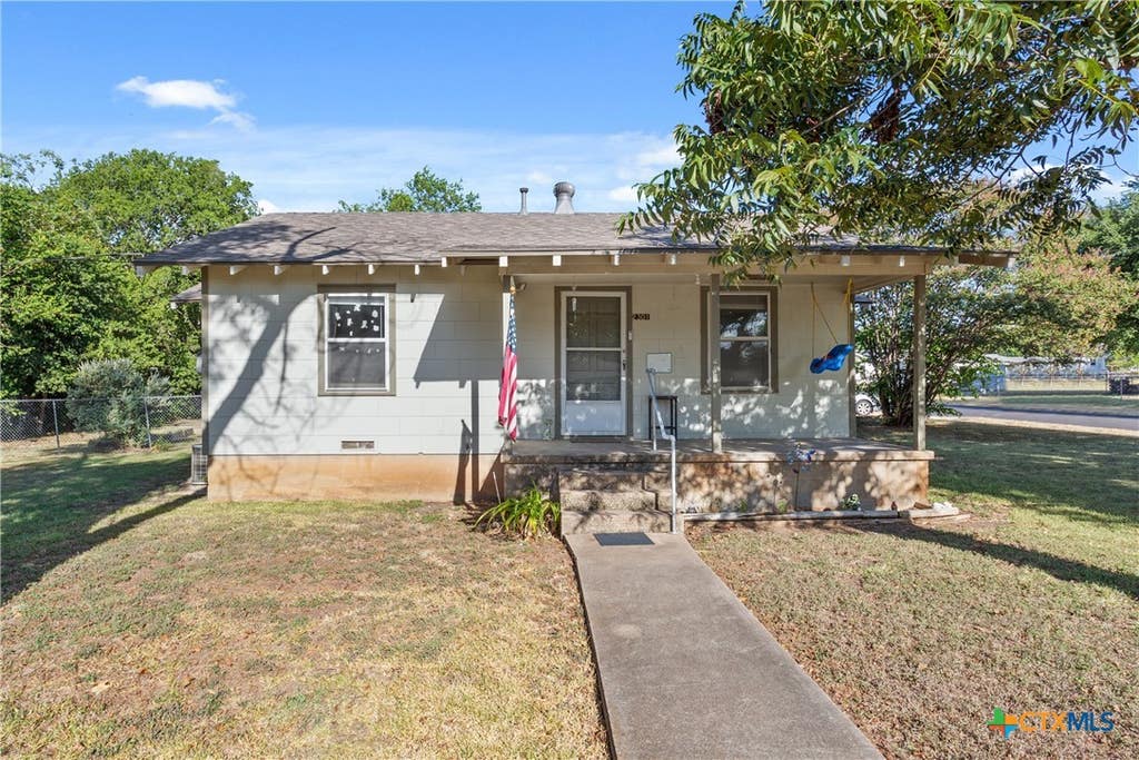 Photo of 2301 Herrington Street, Belton, TX 76513 (MLS # 622864)