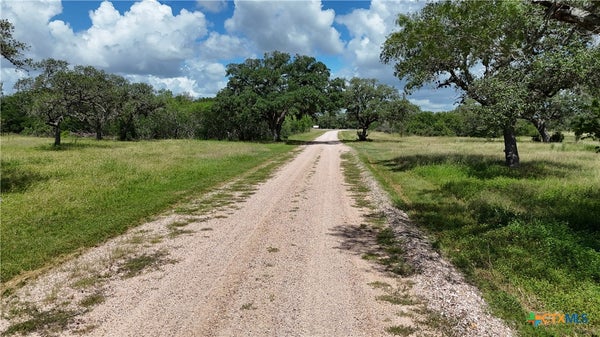 750 LASSMAN RD, GOLIAD, TX 77963 - Image b1069a34e62de8b372d182c5f3ccbc8c/4199346472