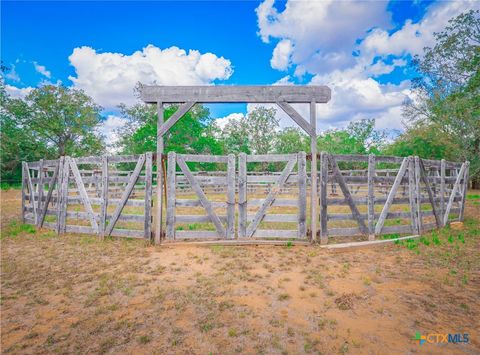 A home in Luling