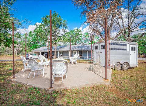 A home in Luling