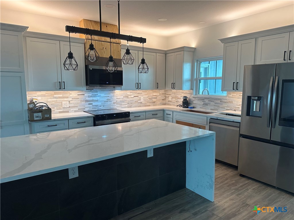 15006 Armstrong Estates