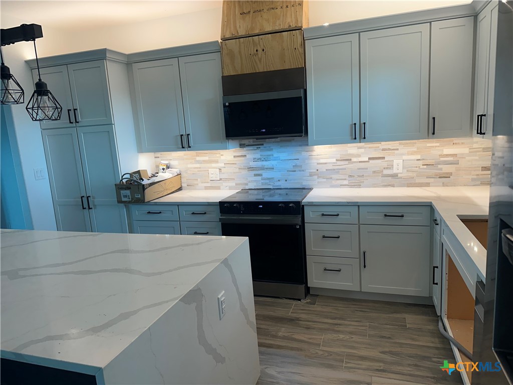 15006 Armstrong Estates