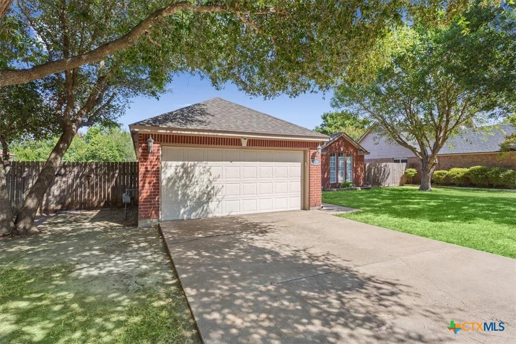 Photo of 3106 Red Oak Drive, Belton, TX 76513 (MLS # 622619)