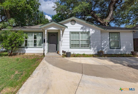 Photo of 500 Mitchell Street, Belton, TX 76513 (MLS # 616904)