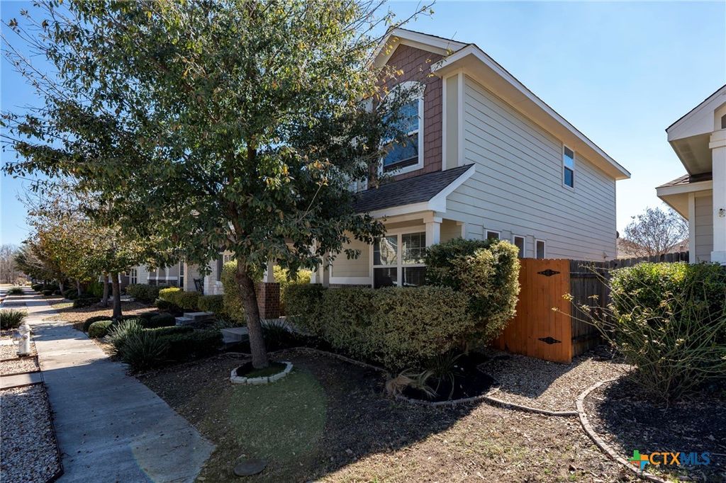 Photo of 135 Wainscot Oak Way, San Marcos, TX 78666 (MLS # 608603)