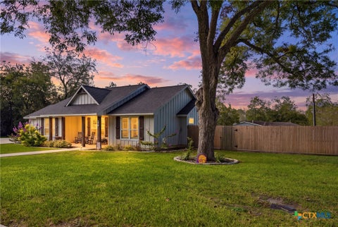 Photo of 922 N Avenue F, Shiner, TX 77984 (MLS # 628207)