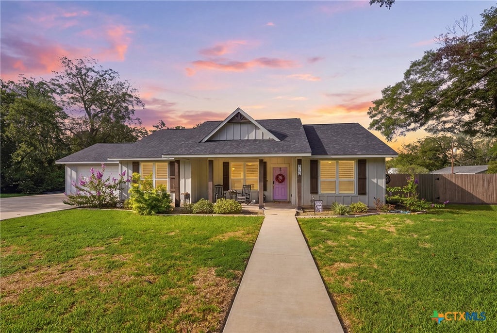 Photo of 922 N Avenue F, Shiner, TX 77984 (MLS # 628207)