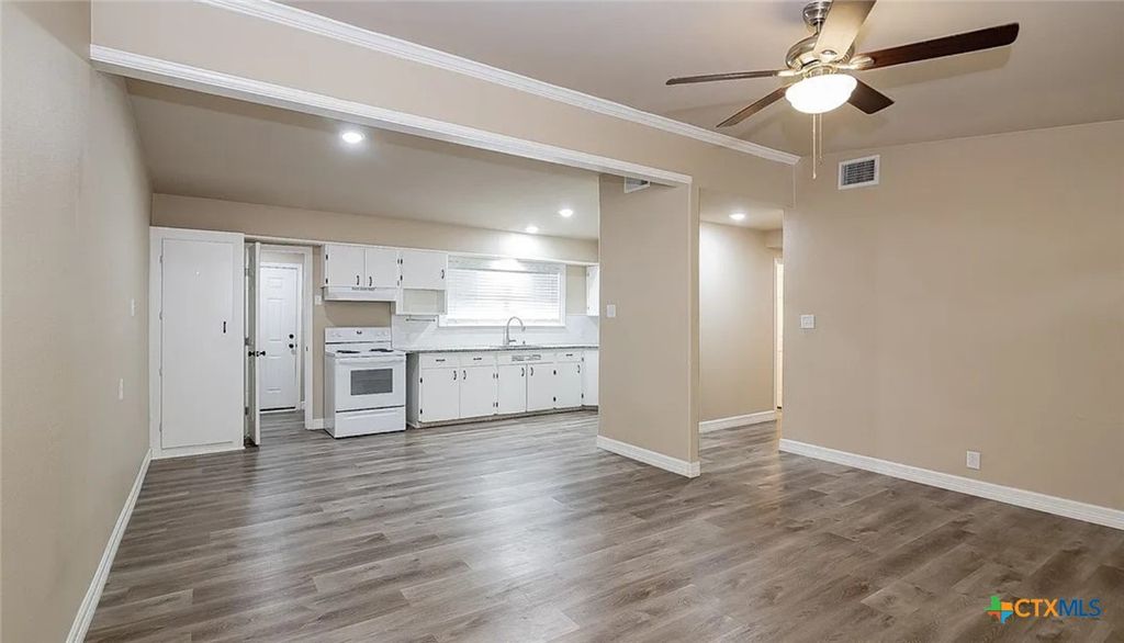 Photo of 4713 Dahlia Lane, Victoria, TX 77904 (MLS # 610398)