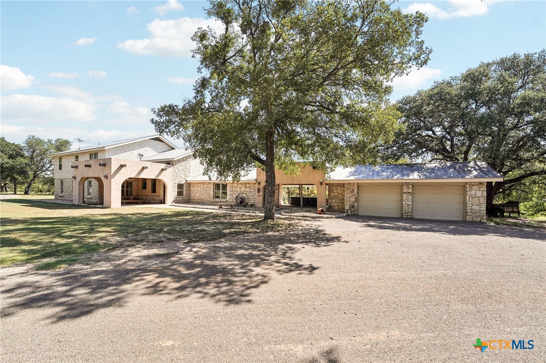 190 Private Road 3011