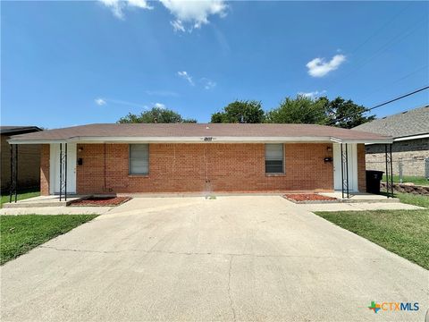 Photo of 1807 N W S Young Drive, Killeen, TX 76543 (MLS # 611337)