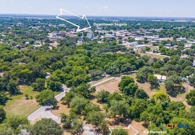Photo 1 of 7 — 8 E Hampton Drive, Seguin, TX 78155