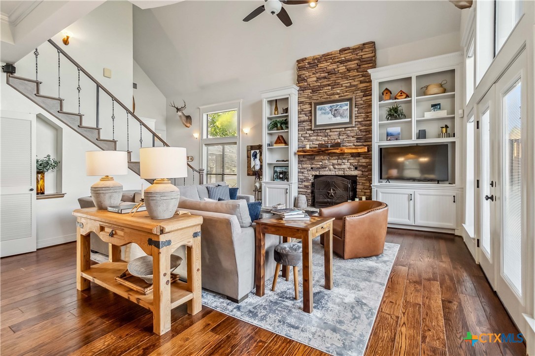 2832 Woodcrest Drive