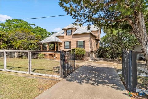 2832 Woodcrest Drive Canyon Lake TX 78133