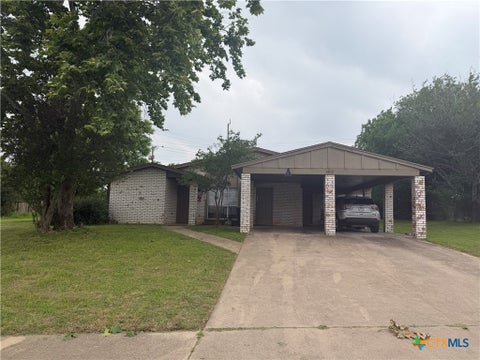 Photo of 402 Skyline Avenue, Killeen, TX 76541 (MLS # 616538)
