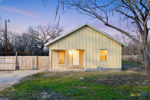 Photo of 1306 W Mesquite Street, Little River Academy, TX 76554 (MLS # 603379)
