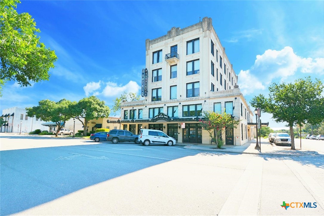 217 S River Street 300