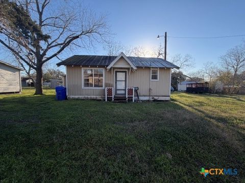 802 Cadwell Yoakum TX 77954