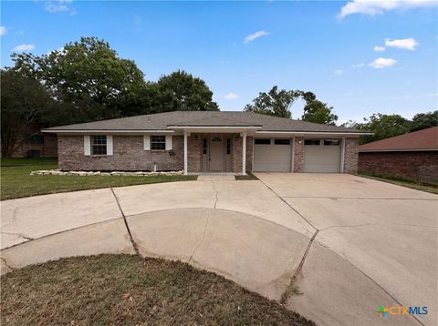 Photo of 410 Cole Avenue, Temple, TX 76501 (MLS # 613906)