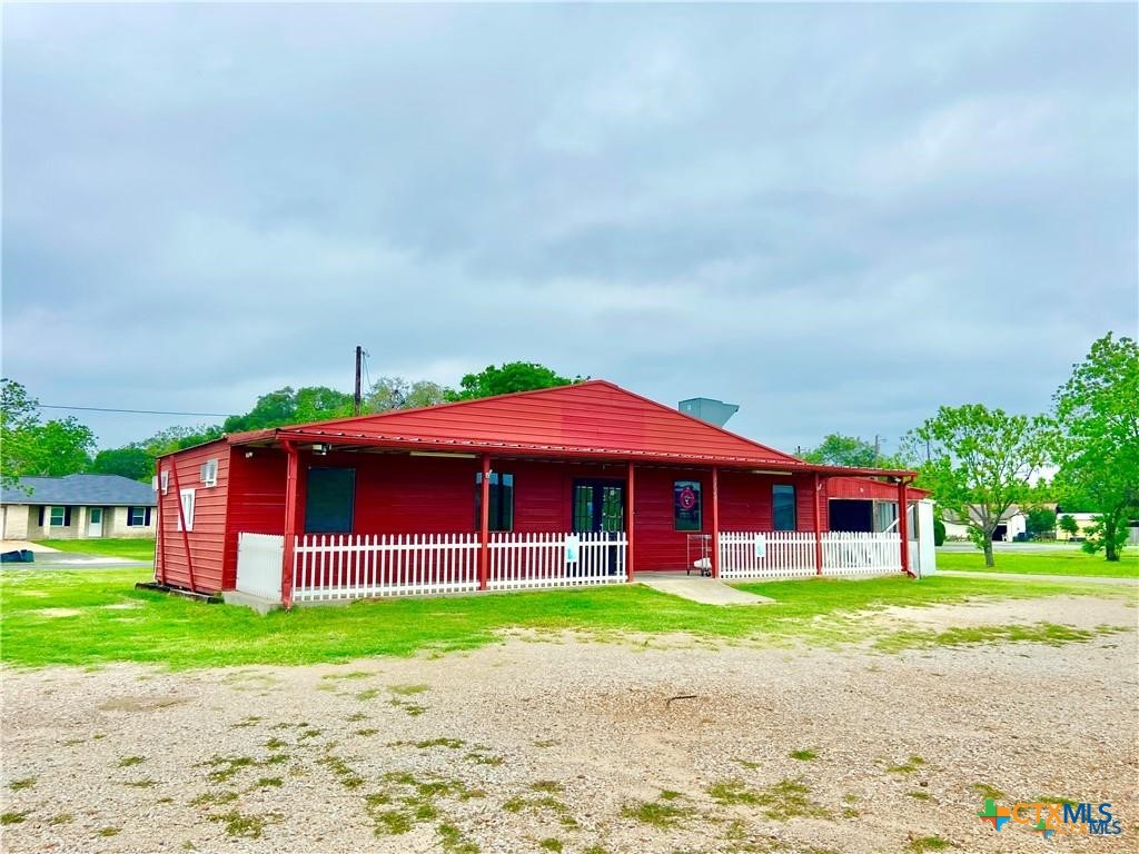 302 W Houston Highway