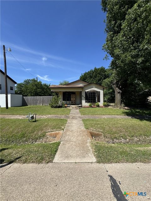 Photo of 803 Ripley Street ST, Ennis, TX 75119 (MLS # 613617)