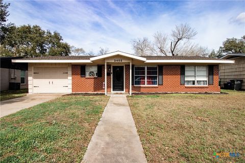 2402 E Walnut Avenue Victoria TX 77901