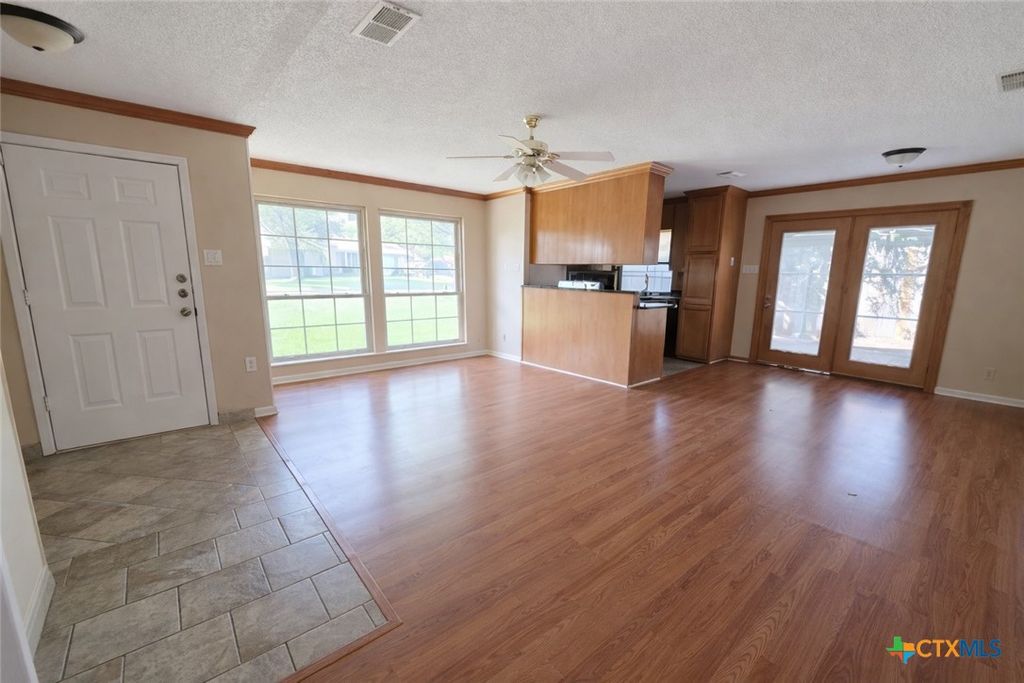 Photo of 1518 Dallas Street, Killeen, TX 76541 (MLS # 610970)