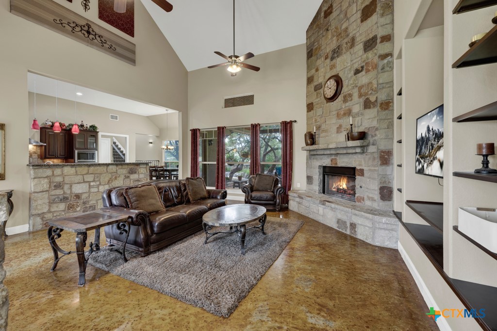 3032 Rolling Oaks Drive